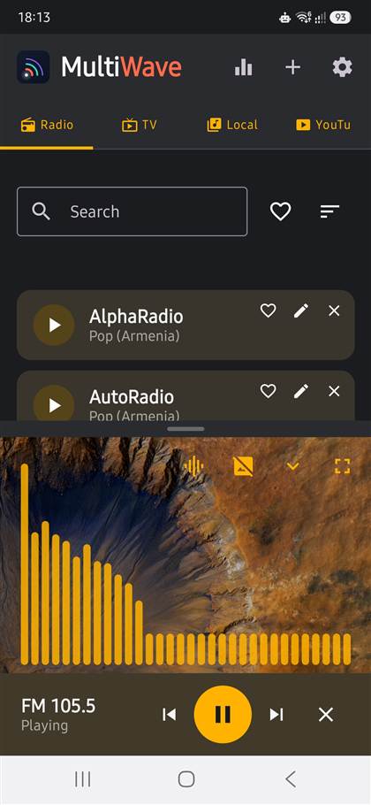 MultiWave playing FM 105.5 radio with an animated equalizer